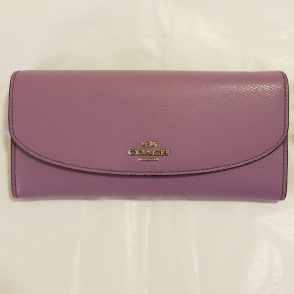 Coach Handbags - Coach leather wallet Coach Handbags - Coach leather wallet